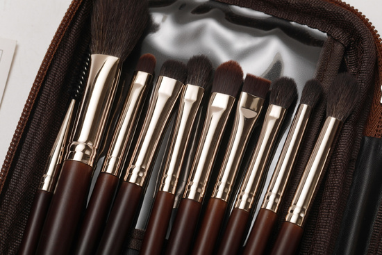 Brown DeLuxe Zestaw 14 Luksusowych i Profesjonalnych Pędzli do Makijażu w Etui