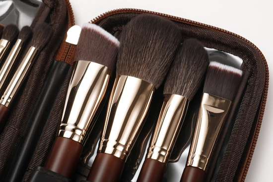 Brown DeLuxe Zestaw 14 Luksusowych i Profesjonalnych Pędzli do Makijażu w Etui